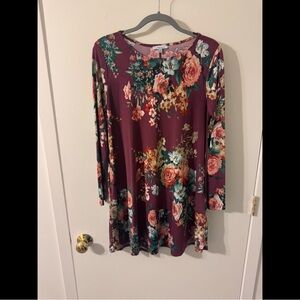 White Birch Red Floral Tunic Long Sleeve Scoop Neck